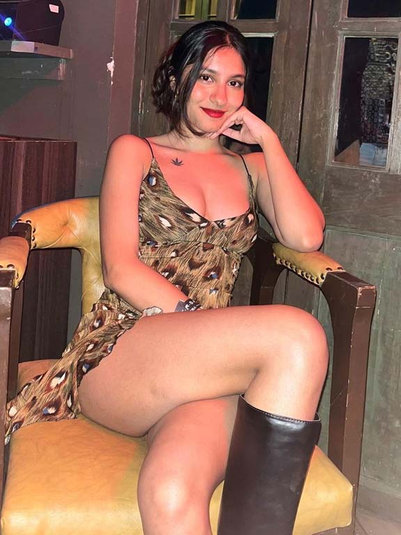 beautiful girl escorts service Delhi